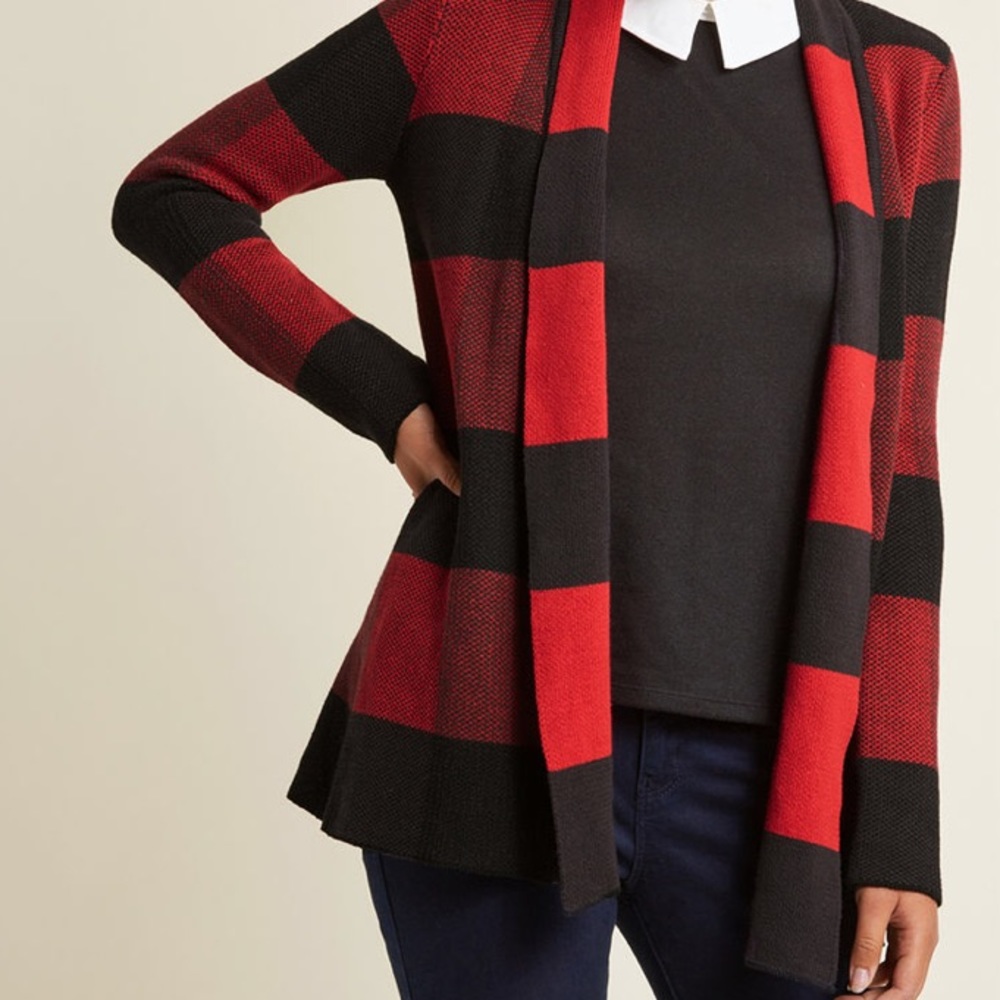 Simply Snuggly Plaid Cardigan in Carmine